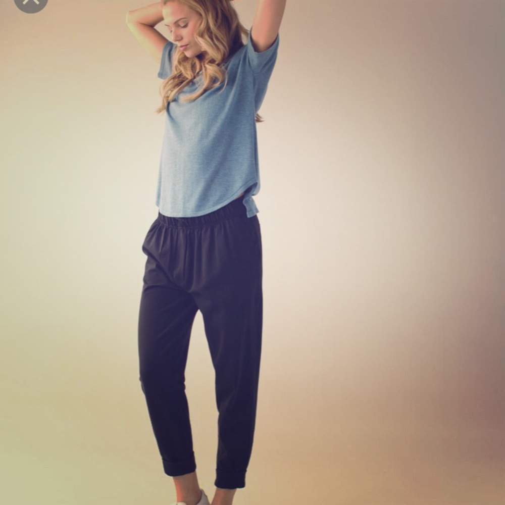Lululemon Jet Crop - luxtreme SZ 8